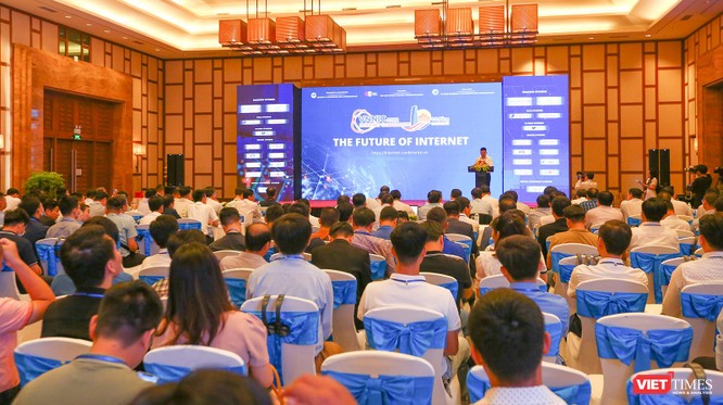 Thứ trưởng Phạm Đức Long: "Việt Nam sẽ hướng đến 100% người dân có smartphone truy cập internet" ảnh 1