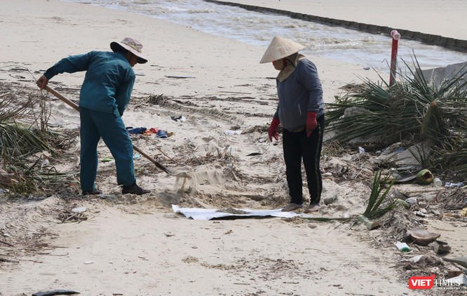 Ảnh: Biển Đà Nẵng sạt lở, xơ xác sau trận ngập lịch sử ảnh 25