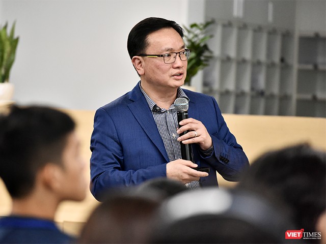 Chuyến tàu đêm của một người Việt kiến tạo Gmail ảnh 5