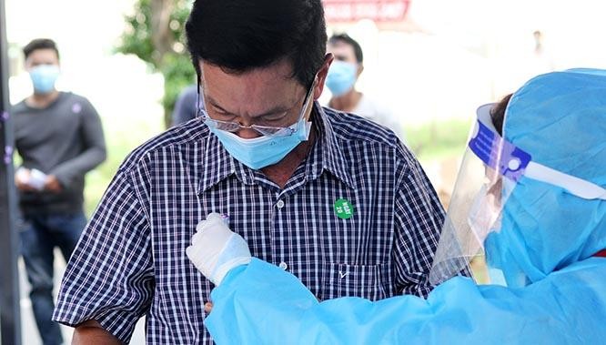 Bên trong một bệnh viện điều trị Covid-19 ở TP.HCM ảnh 3