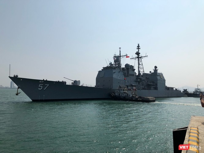 Chiêm ngưỡng tàu sân bay Mỹ USS Carl Vinson đang neo đậu ở Cảng Tiên Sa ảnh 7