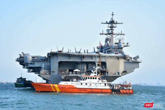 Chiêm ngưỡng tàu sân bay Mỹ USS Carl Vinson đang neo đậu ở Cảng Tiên Sa ảnh 14