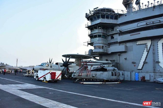 Chiêm ngưỡng tàu sân bay Mỹ USS Carl Vinson đang neo đậu ở Cảng Tiên Sa ảnh 18