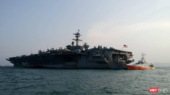 Chiêm ngưỡng tàu sân bay Mỹ USS Carl Vinson đang neo đậu ở Cảng Tiên Sa ảnh 12