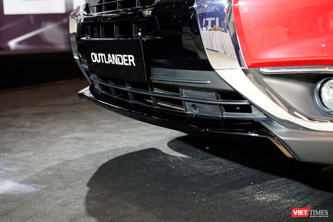 Soi chi tiết mẫu Mitsubishi Outlander lắp ráp trong nước vừa ra mắt ảnh 3