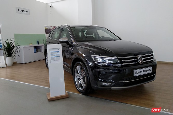 Cận cảnh Volkswagen Tiguan Allspace 2018 vừa xuất hiện tại Hà Nội ảnh 1