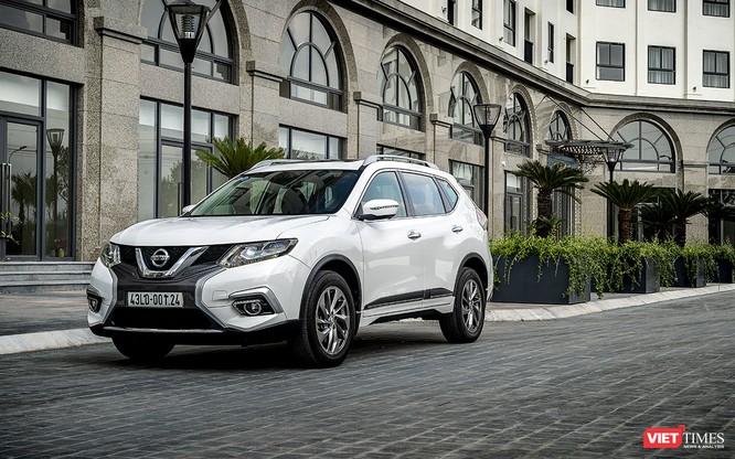 New Nissan XTrail Photos Prices And Specs in Saudi Arabia