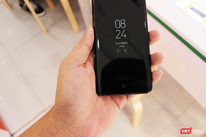 Chùm ảnh Samsung Galaxy S9 Plus Đỏ tía đẹp, độc, lạ duy nhất tại Việt Nam ảnh 5