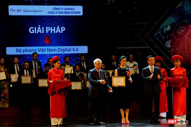 Giải thưởng Chuyển đổi số Việt Nam cổ vũ ứng dụng công nghệ để chuyển đổi số mạnh mẽ ảnh 45