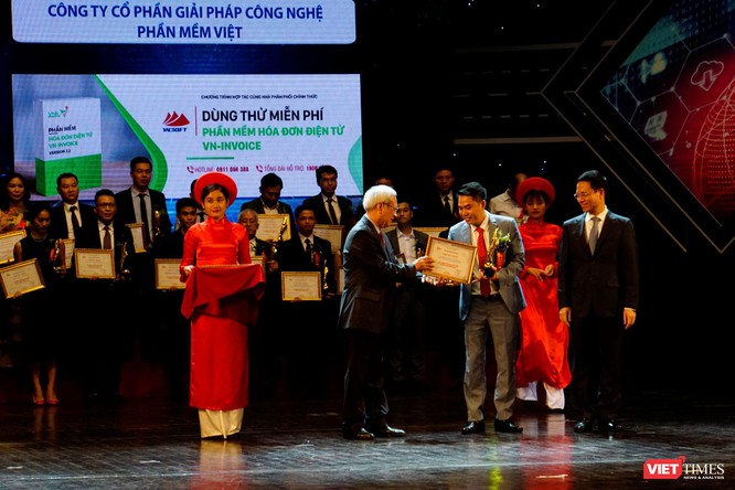 Giải thưởng Chuyển đổi số Việt Nam cổ vũ ứng dụng công nghệ để chuyển đổi số mạnh mẽ ảnh 46