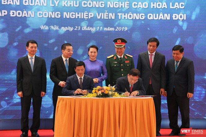 Chủ tịch Quốc hội Nguyễn Thị Kim Ngân dự lễ khánh thành Nhà máy sản xuất thiết bị điện tử thông minh VinSmart ảnh 3