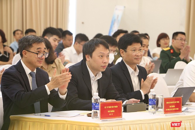 Thứ trưởng Nguyễn Huy Dũng nêu 4 vấn đề ngành Y tế cần quan tâm khi chuyển đổi số ảnh 2