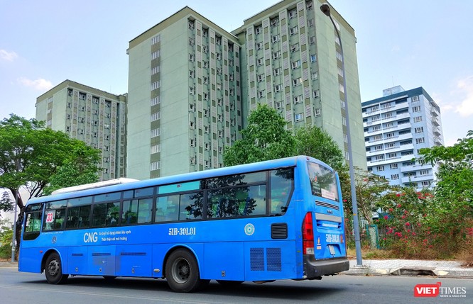 Xe bus là phương tiện giao thông thuận tiện trong khu KTX ĐHQG TP.HCM nay dừng hoạt động theo chỉ đạo