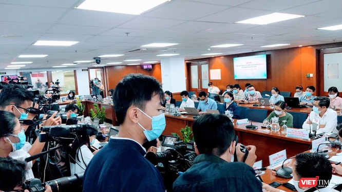 TP.HCM: Sẽ xử nghiêm tiếp viên Vietnam Airlines làm lây lan COVID-19 ra cộng đồng ảnh 3