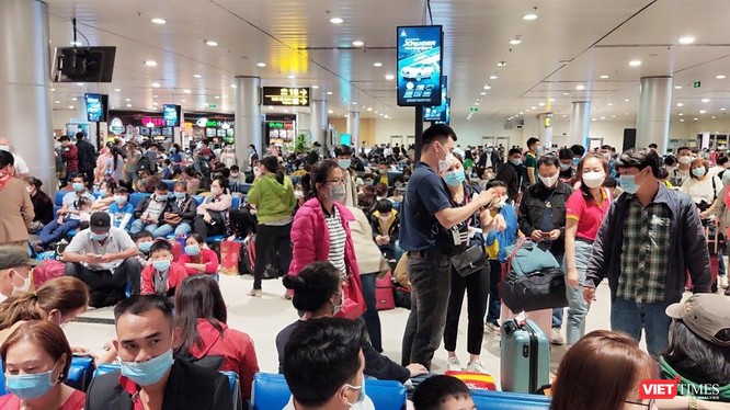 TP.HCM bác tin đồn 20 trường hợp mắc COVID-19 tại sân bay Tân Sơn Nhất ảnh 2