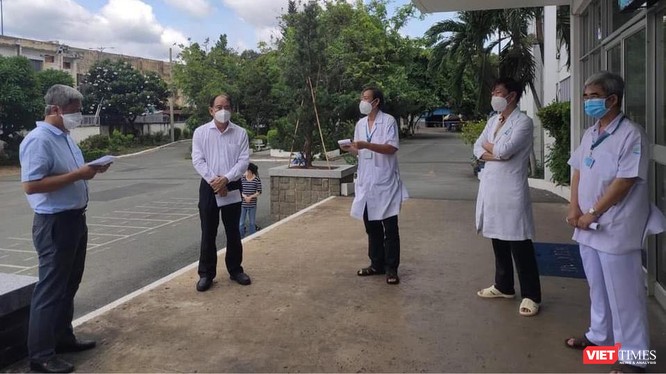 Giám đốc BV Bệnh Nhiệt đới TP.HCM: Đã tiêm vaccine COVID-19, nếu nhiễm cũng không nặng ảnh 1