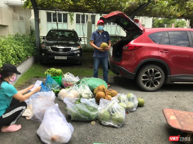 TP.HCM cho mở lại quán bán mang đi, chủ nhà hàng vẫn đóng cửa tiếp vì sợ… vỡ nợ ảnh 1