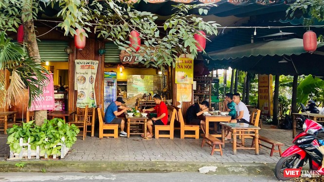 TP.HCM: Ngày đầu dè dặt bán hàng tại chỗ, nhiều quán còn đóng cửa ảnh 4