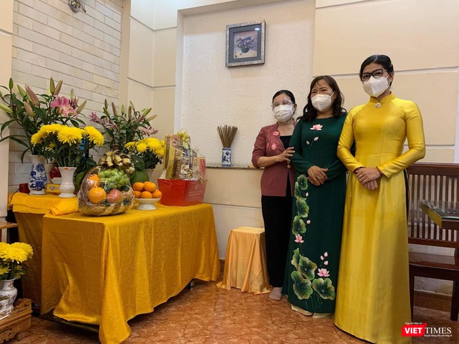 Chủ tịch nước thăm, tặng quà một số nhà giáo tiêu biểu tại TP.HCM ảnh 1
