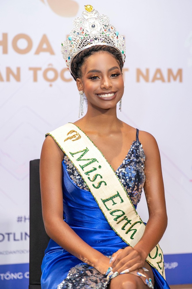 Miss Earth 2021 bất ngờ xuất hiện, làm giám khảo cuộc thi Hoa hậu các Dân tộc Việt Nam 2022 ảnh 8