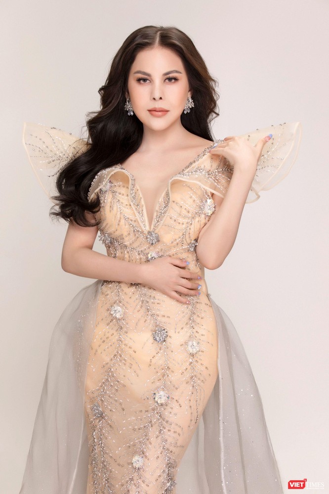 Nguyễn Như Quỳnh xuất sắc đoạt vương miện Hoa hậu Quý bà Liên hợp quốc Quốc tế 2022 ảnh 4
