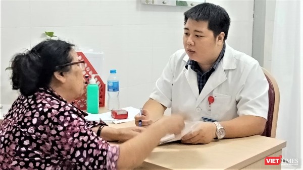 Hà Nội: Hàng trăm người dân đi khám bệnh mạch vành miễn phí ảnh 3