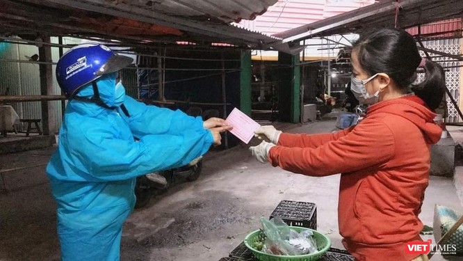Hải Dương: Sống giữa tâm dịch, người dân Chí Linh bắt đầu đi chợ bằng phiếu ảnh 2