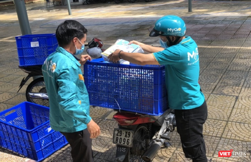 Khai giảng mùa dịch: Bưu chính chuyển phát sách giáo khoa, đồ dùng học tập tận nhà học sinh ảnh 1
