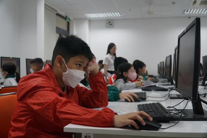 Hà Nội: Hơn 1.500 học sinh tham gia kì thi Hội của sân chơi trực tuyến Trạng Nguyên tiếng Việt ảnh 7