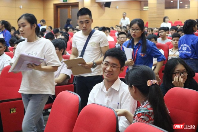 Hơn 1.000 tân sinh viên Trường Đại học Y Hà Nội nhập học ảnh 3