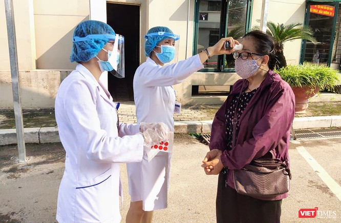 Chủ tịch UBND TP Hà Nội yêu cầu tăng cường kiểm tra việc phòng, chống dịch trong các bệnh viện ảnh 2