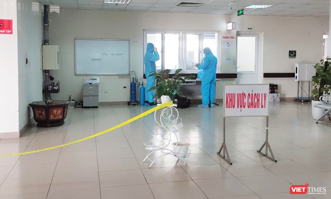 Bệnh viện công lập và tư nhân nào tiếp nhận, điều trị bệnh nhân COVID-19 tại Hà Nội? ảnh 1