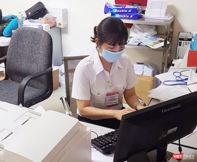 Ngày 8/3 của những người phụ nữ trên tuyến đầu bảo vệ thành phố trước dịch bệnh COVID-19 ảnh 3