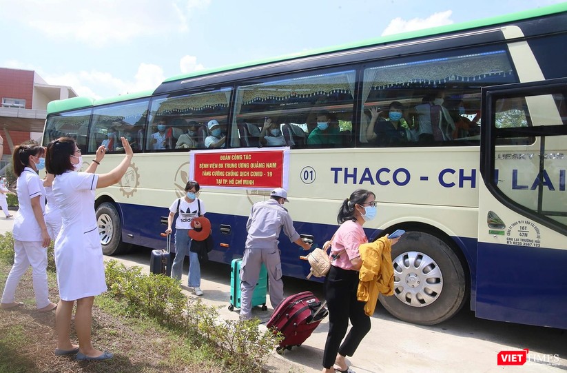 Ảnh: Đoàn y bác sĩ ở Quảng Nam lên đường hỗ trợ TP HCM chống dịch COVID-19 ảnh 6