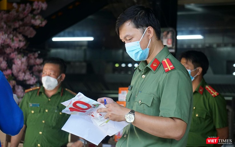 Ảnh: Ngày đầu hoạt động ở các điểm cung ứng thực phẩm do Công an Đà Nẵng đảm nhiệm ảnh 8