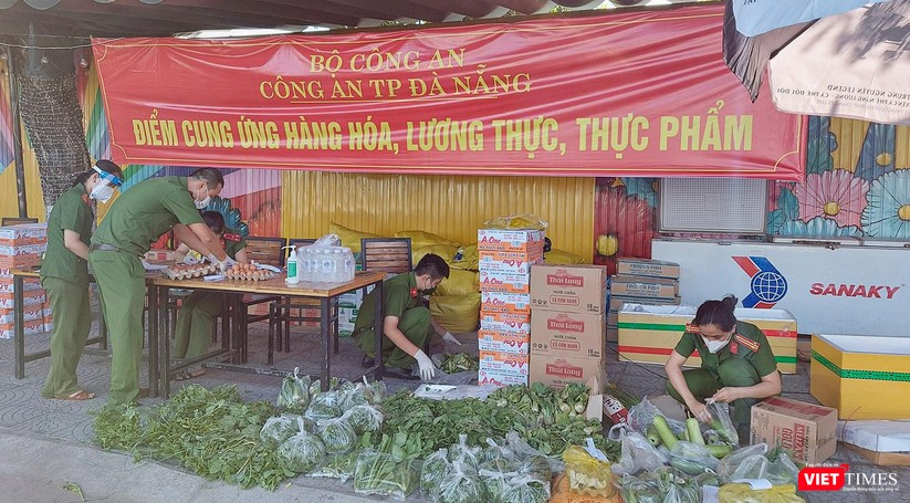 Ảnh: Ngày đầu hoạt động ở các điểm cung ứng thực phẩm do Công an Đà Nẵng đảm nhiệm ảnh 2