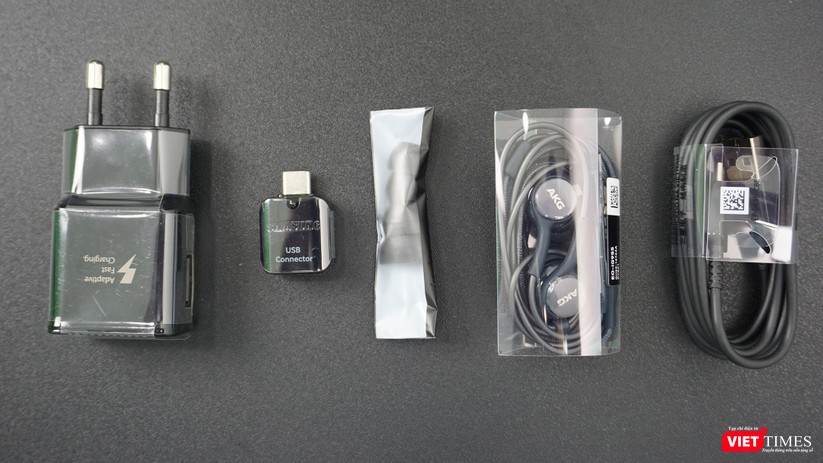 Mở hộp Galaxy S9+ phiên bản 256 GB duy nhất tại Việt Nam ảnh 2