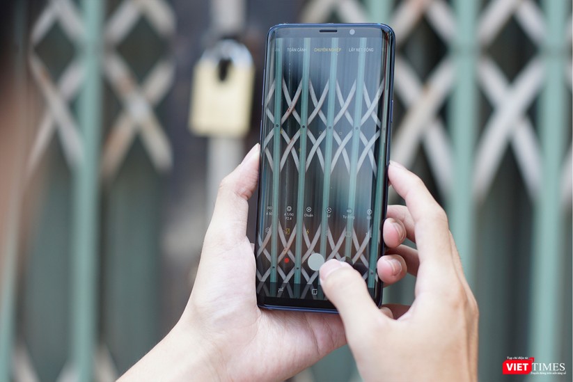 Mở hộp Galaxy S9+ phiên bản 256 GB duy nhất tại Việt Nam ảnh 5