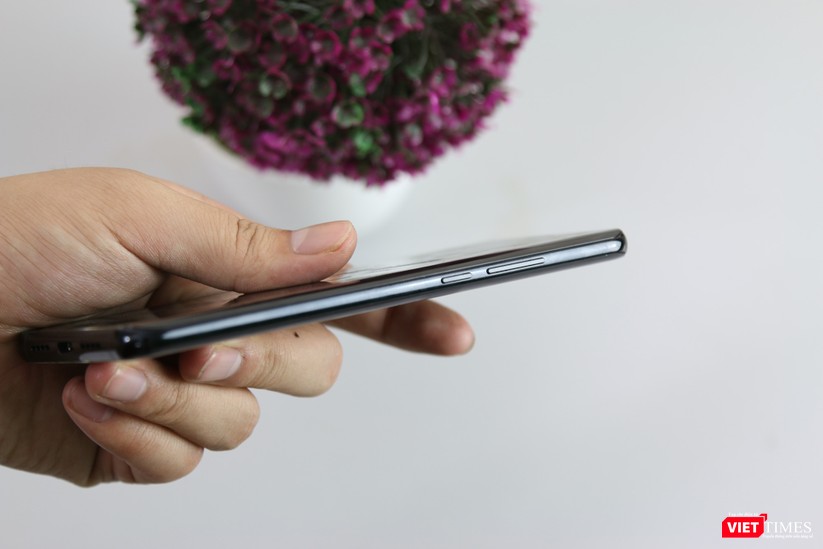 Trên tay smartphone Trung Quốc cao cấp giống Galaxy S9+ ảnh 14