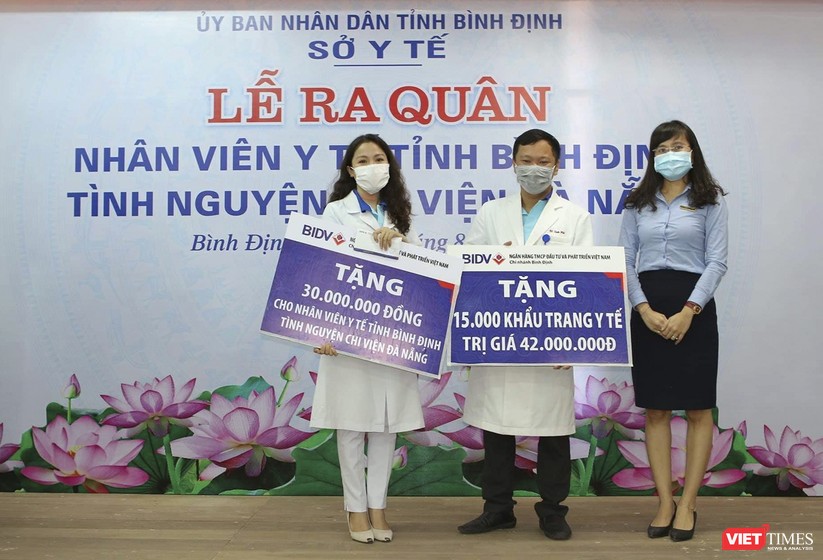 Ảnh: Đoàn cán bộ Y tế tỉnh Bình Định lên đường chi viện cho Đà Nẵng chống dịch COVID-19 ảnh 5