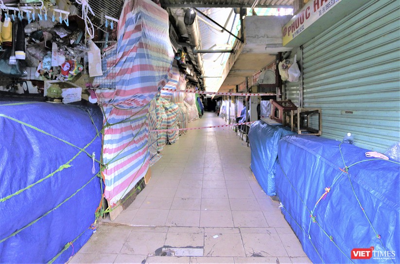 Ảnh: Ngày đầu tiên người dân Đà Nẵng đi chợ bằng phiếu để phòng COVID-19 ảnh 8