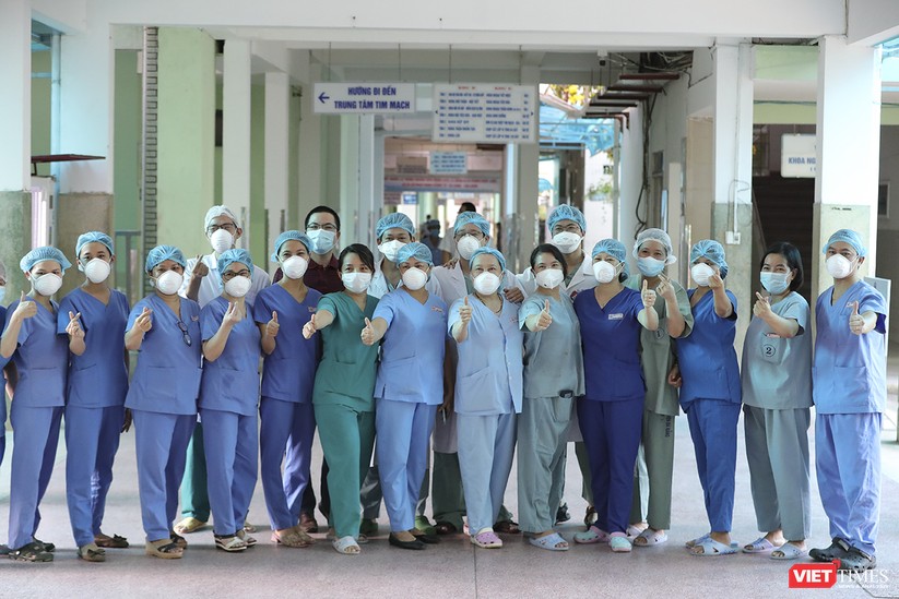 Ảnh: Chính thức dỡ bỏ lệnh phong tỏa đối với Bệnh viện Đà Nẵng ảnh 12