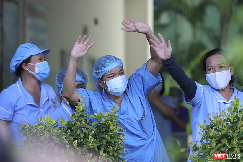 Ảnh: Chính thức dỡ bỏ lệnh phong tỏa đối với Bệnh viện Đà Nẵng ảnh 6
