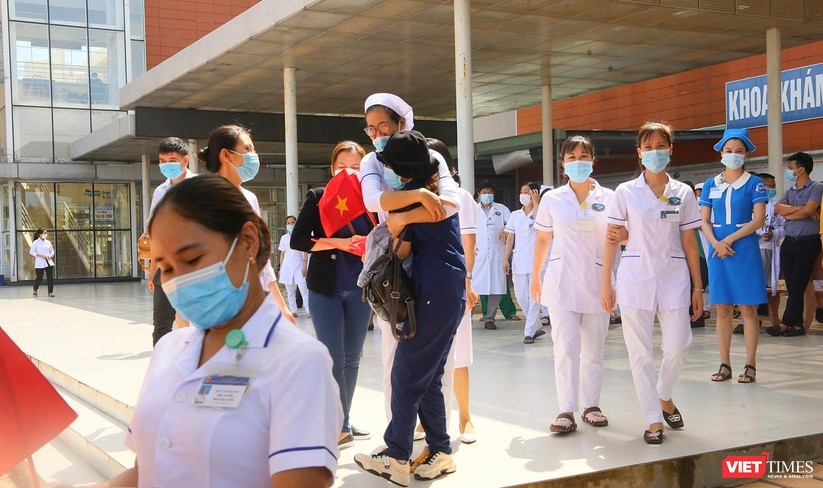 Ảnh: Đoàn y bác sĩ ở Quảng Nam lên đường hỗ trợ TP HCM chống dịch COVID-19 ảnh 3