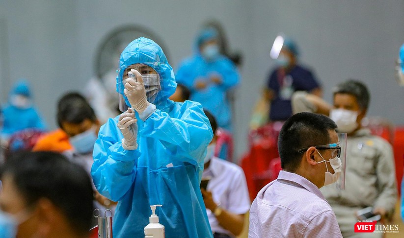 Ảnh: Đà Nẵng ngày đầu tiêm vaccine COVID-19 Spikevax trong cộng đồng ảnh 18