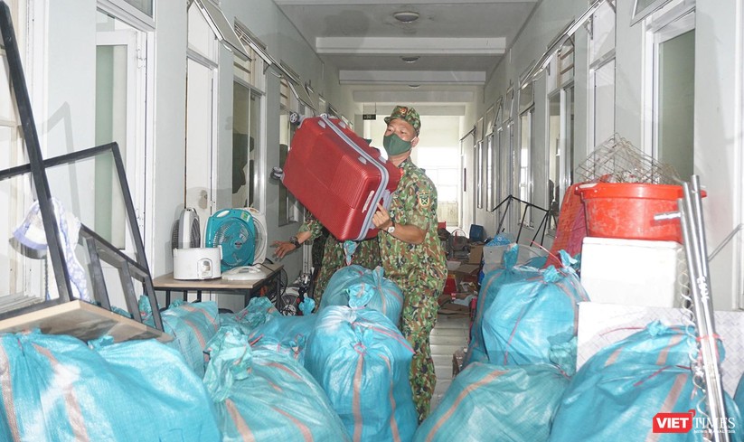 Ảnh: Quân đội khẩn trương dọn dẹp, chuyển ký túc xá thành bệnh viện dã chiến 2.000 giường ở Đà Nẵng ảnh 9