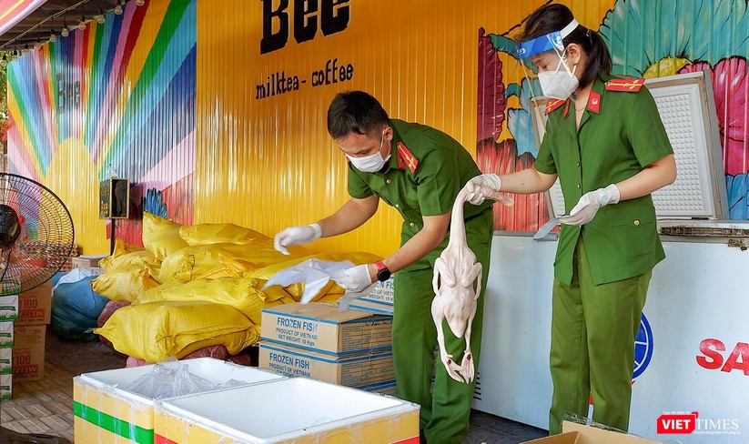 Ảnh: Khi các chiến sĩ công an ở Đà Nẵng vào vai “người vận chuyển” ảnh 3