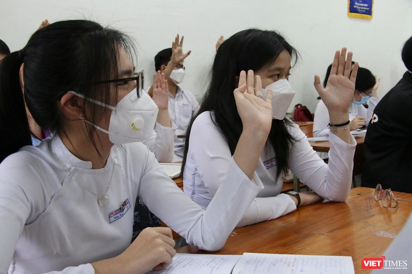 Ngày đầu tiên học sinh ở Đà Nẵng đến lớp sau 9 tháng có dịch COVID-19 ảnh 10