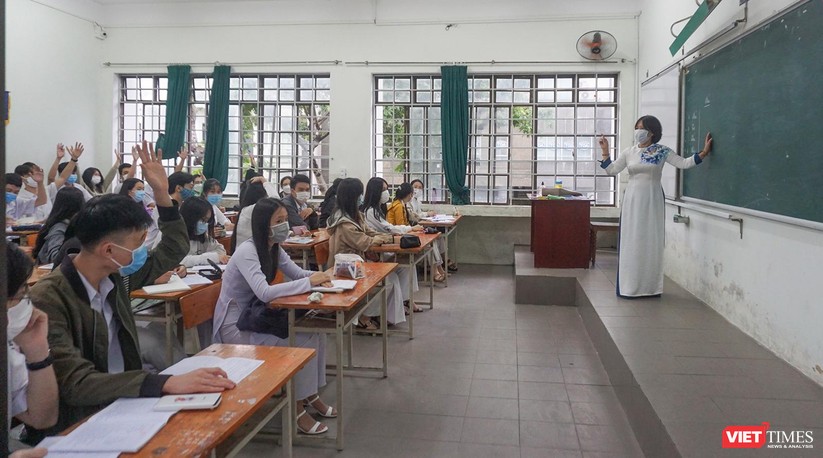 Ngày đầu tiên học sinh ở Đà Nẵng đến lớp sau 9 tháng có dịch COVID-19 ảnh 9