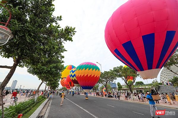 Đà Nẵng “chiêu đãi” du khách bằng lễ hội khinh khí cầu đặc sắc ảnh 9
